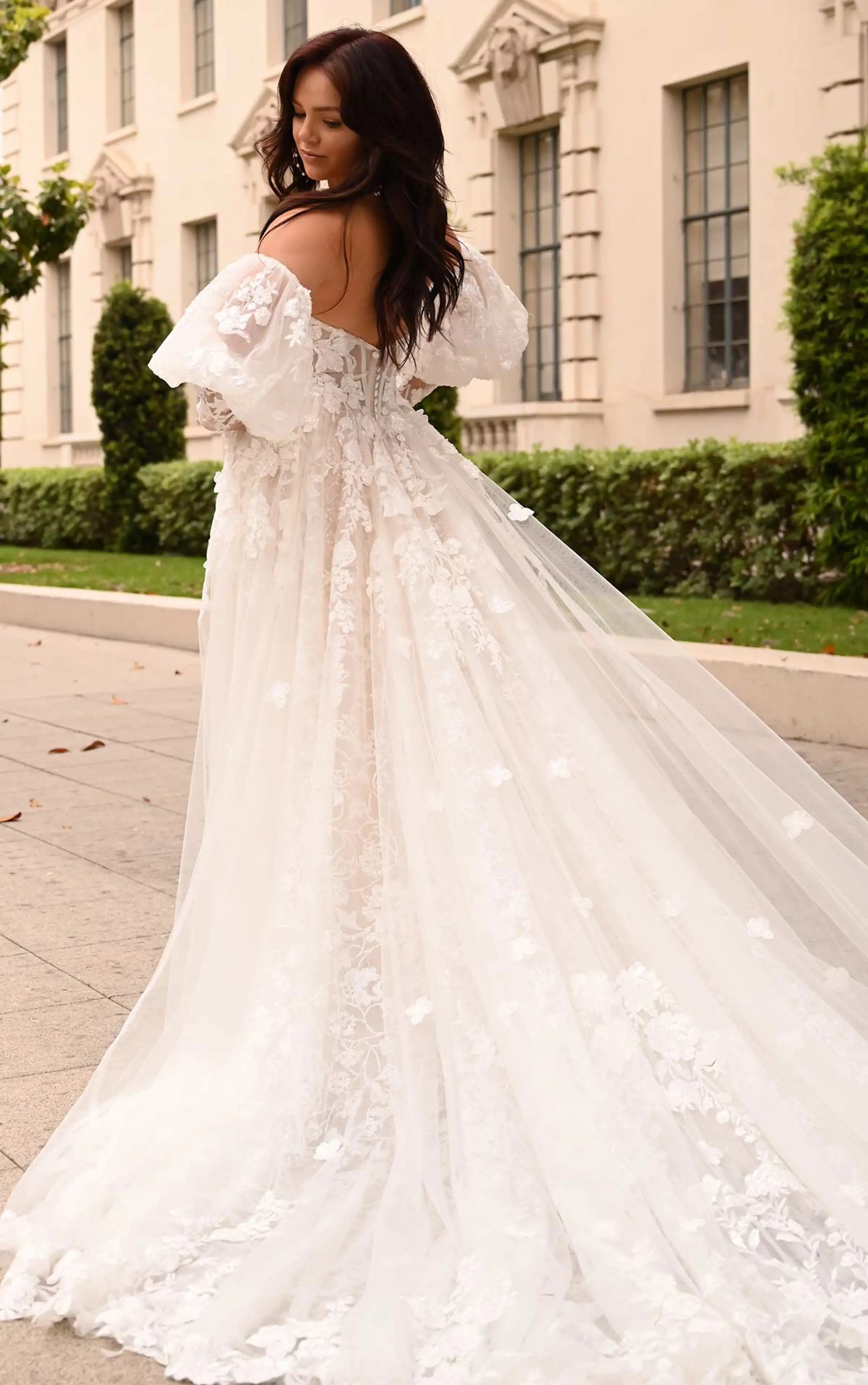 Martina Liana Trunk Show Main Image