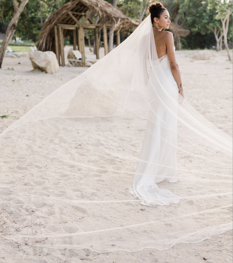 Toni Federici Trunk Show Main Image