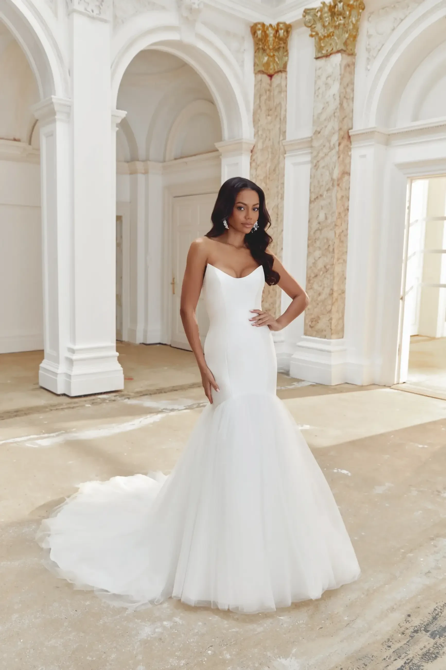 A Guide to Wedding Dress Silhouettes: Ball Gown, A-Line, Mermaid &amp; More Image